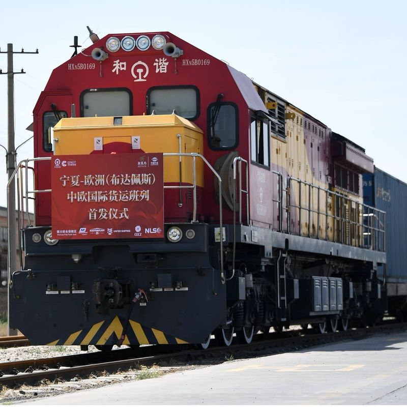 Air DDP International Shipping Forwarder มีให้บริการแบบ Door To Door Freight Forwarder การขนส่งทางรถไฟจากจีนไปสวีเดน